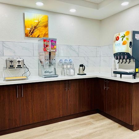 Comfort Inn & Suites Houston I-10 West Energy Corridor Екстериор снимка