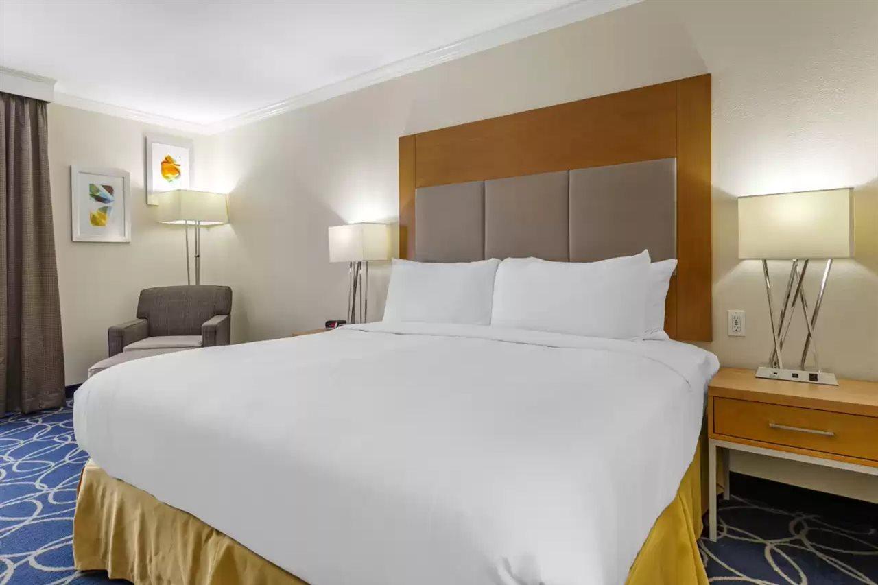 Comfort Inn & Suites Houston I-10 West Energy Corridor Екстериор снимка