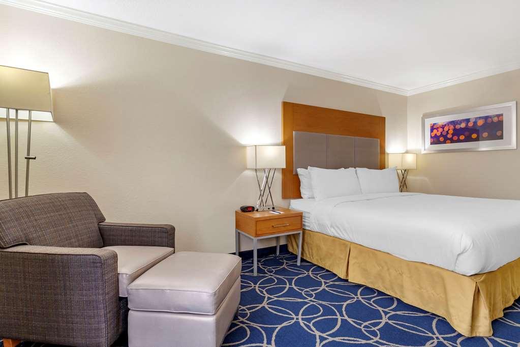 Comfort Inn & Suites Houston I-10 West Energy Corridor Стая снимка