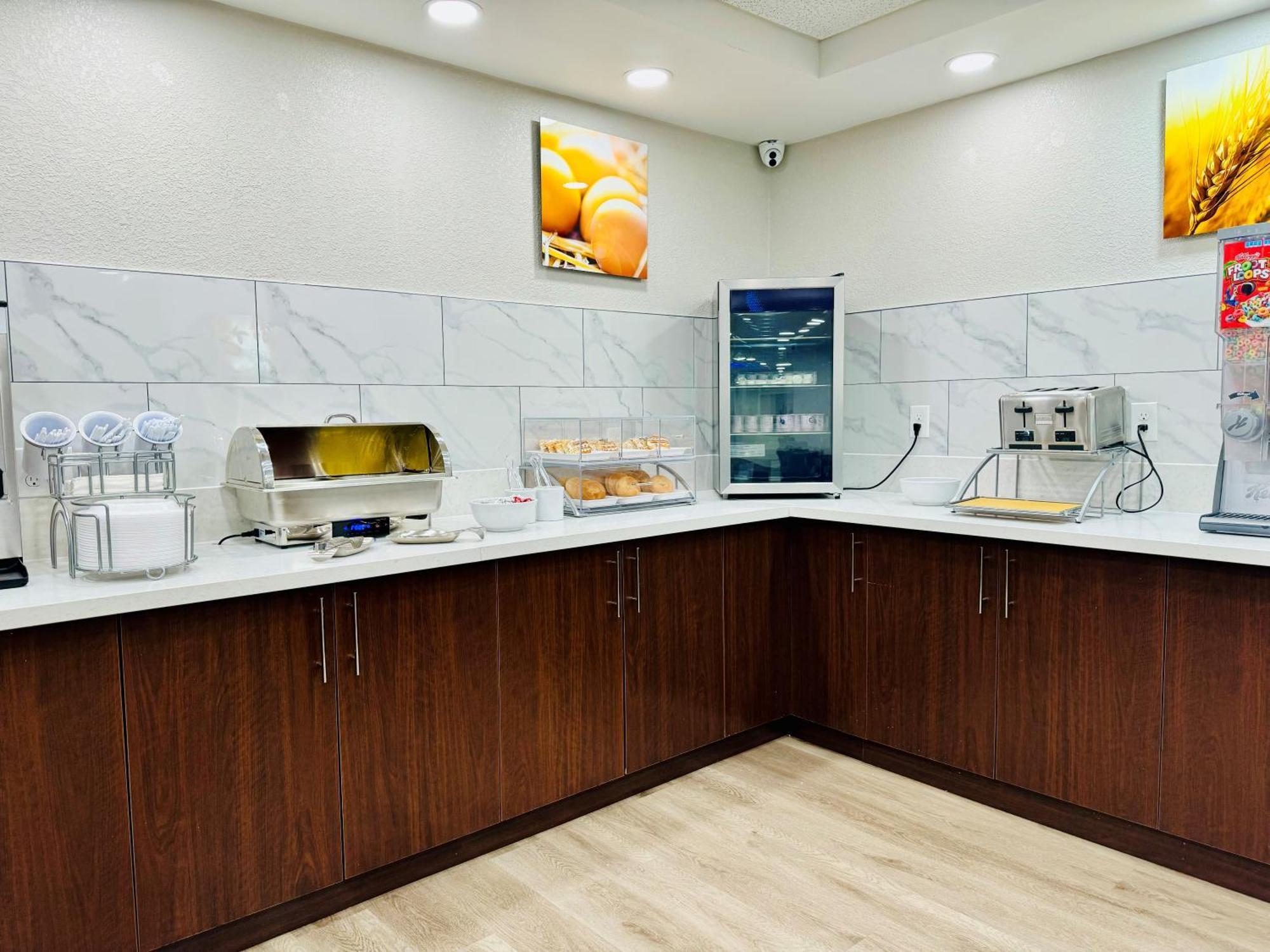Comfort Inn & Suites Houston I-10 West Energy Corridor Екстериор снимка