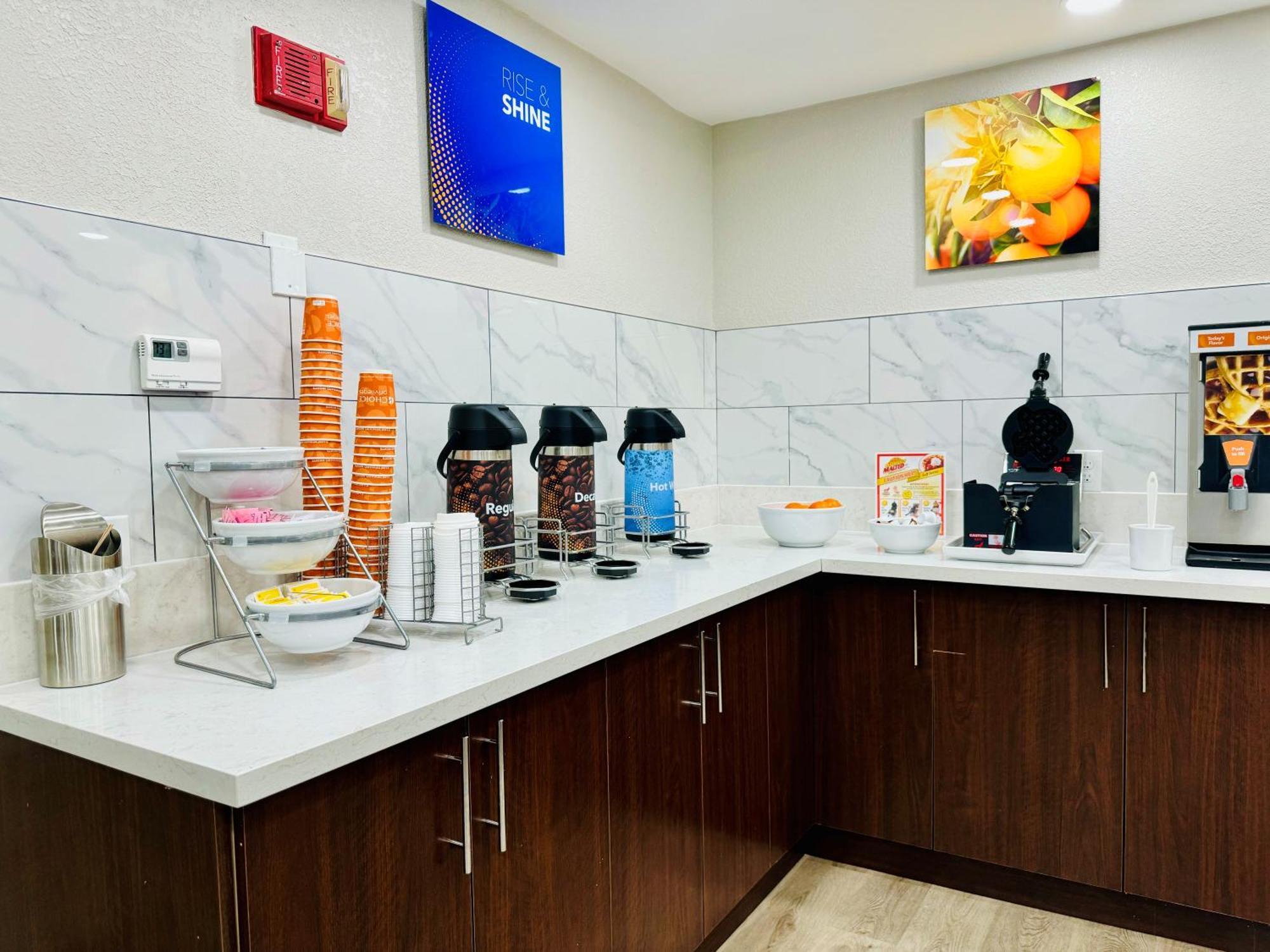 Comfort Inn & Suites Houston I-10 West Energy Corridor Екстериор снимка