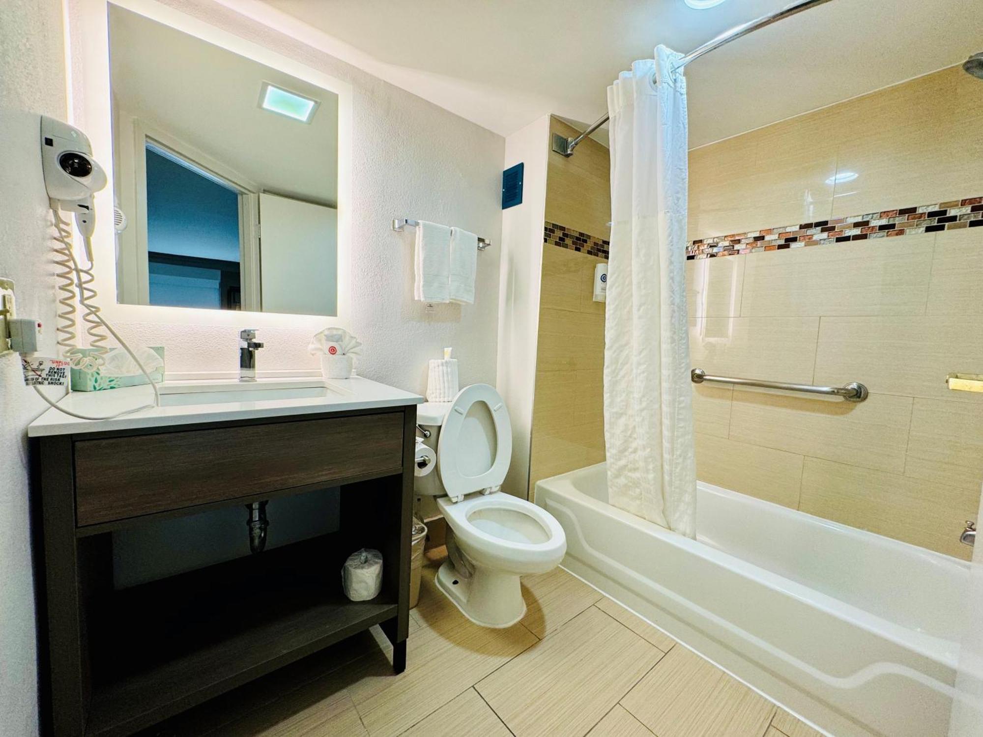 Comfort Inn & Suites Houston I-10 West Energy Corridor Екстериор снимка