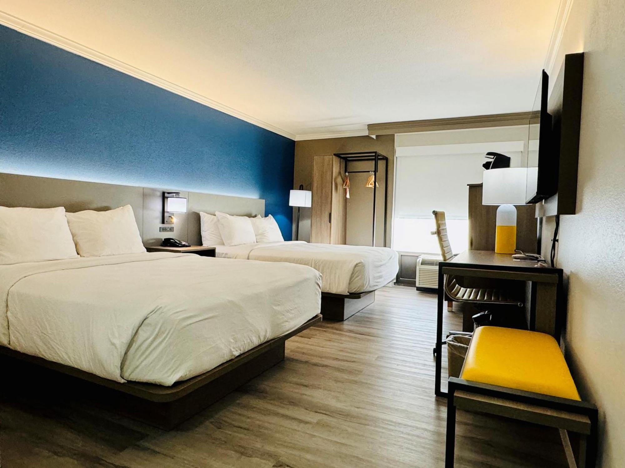 Comfort Inn & Suites Houston I-10 West Energy Corridor Екстериор снимка